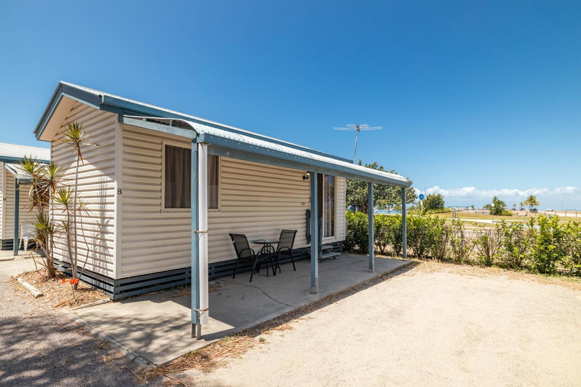 Hotel Harbour Lights Tourist Park Bowen Exterior foto
