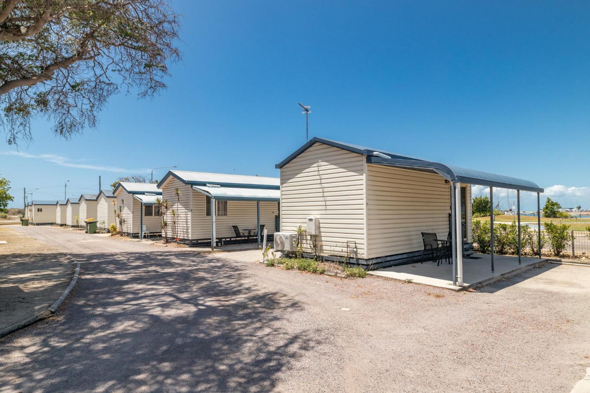 Hotel Harbour Lights Tourist Park Bowen Exterior foto