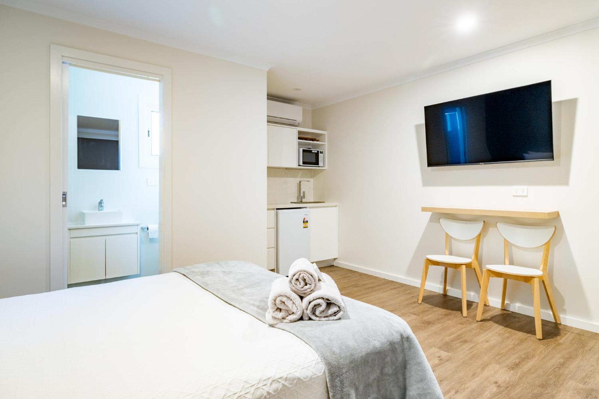 Hotel Harbour Lights Tourist Park Bowen Exterior foto